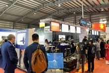 一间国际的展位（图片来源：人民军队报）