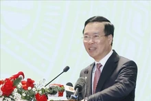越南国家主席、中央司法改革指导委员会主任武文赏在会议上发表讲话。（图片来源：越通社）