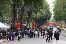 在2023年新年假期三天内，河内市接待游客量达20.8万人次。