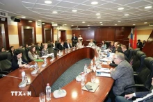 圆桌研讨会场景。