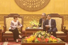宁平省省委书记段明训会见联合国教科文组织第42届大会主席西蒙娜。
