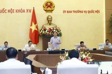 国会主席王廷惠在开幕式上发表讲话。