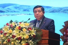 越南政府副总理阮志勇在大会上发言。