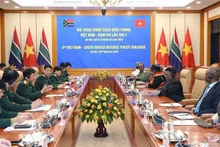 越南与南非第三次国防政策对话在河内举行。