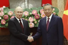 2024年6月，苏林主席与俄罗斯联邦总统弗拉基米尔·普京合影。（图片来源：越通社）
