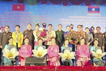 越南驻巴色总领事馆举行庆祝老挝人民军成立75周年文艺演出活动。（图片来源：越通社）