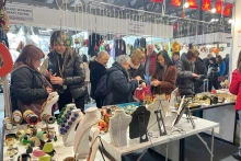 越南OCOP产品展位吸引许多国际观众参观。