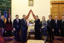 越南驻俄罗斯大使馆祝贺老挝国庆49周年。