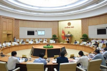 范明正总理主持召开政府5月份立法工作专题会议【组图】