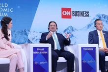 越南政府总理范明正作为主旨发言人出席了2024年达沃斯世界经济论坛框架内的“东盟教训”讨论会。（图片来源：越通社）