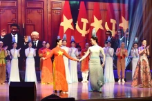 “友谊永续”文艺汇演的一个节目。