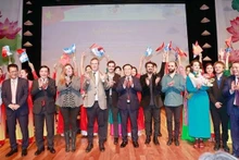 越南国会主席王廷惠出席纪念越南与阿根廷建交50周年的活动。
