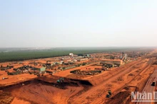 龙城国际机场成为全国最大的建设工地。