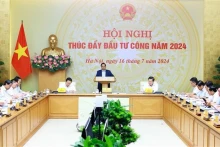 政府总理范明正主持召开全国推动公共投资视频会议。