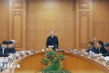 苏林总书记主持会议。（图片来源：越通社）