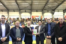 越南驻阿尔及利亚大使阮成荣和阿尔及利亚越南武术协会主席Rabie Ait Medjber出席开幕式。