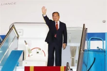 中华人民共和国国务院总理李强抵达河内，开始对越南的正式访问。