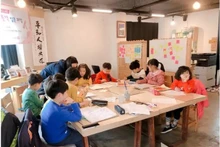 在韩国的一个“爱心越南语”培训班。