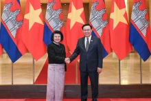 越南国会主席王廷惠与柬埔寨国会主席昆索达莉。