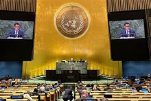 越南常驻联合国代表团团长邓黄江大使在会上发表讲话。