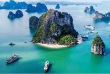 世界自然遗产下龙湾——世界领先自然旅游目的地之一【图表新闻】