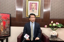 越南驻香港总领事范平谈。