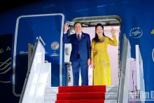 越南国会主席陈青敏和夫人抵达埃里温 开始对亚美尼亚进行正式访问。