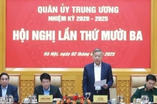 越共中央总书记苏林在会议上发表讲话。
