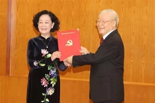越共中央政治局分工张氏梅同志担任越共第十三届中央书记处常务书记。