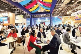 设在英国世界旅游交易会的越南旅游促进展位。