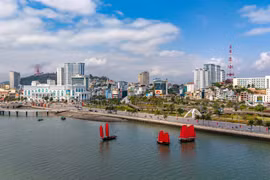 三舷船体验旅游产品亮相下龙湾【视频】