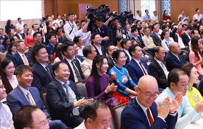 与会代表。（图片来源：越通社）