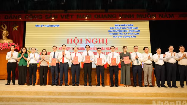 越南5家主流媒体与太原省签署合作协议【组图】