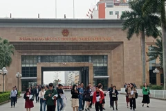 广宁省芒街口岸。