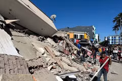 2026年8月10日哥伦比亚佩雷拉市地震后倒塌的建筑物。（图片来源：AA/越通社）