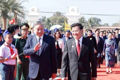 越共中央总书记苏林和老挝人革党中央总书记、国家主席通伦·西苏里。（图片来源：越通社）