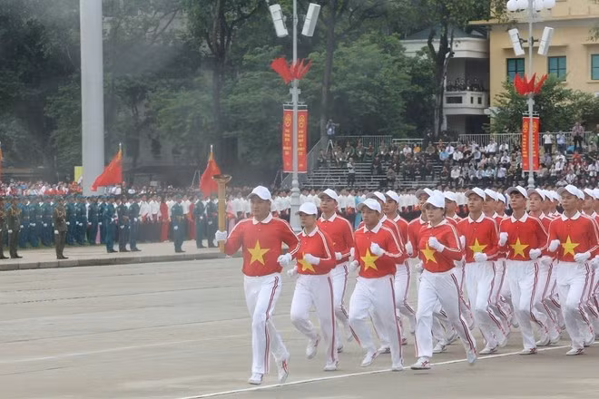 3vna-potal-tong-duyet-le-dieu-binh-dieu-hanh-su-kien-a80-8244462.jpg