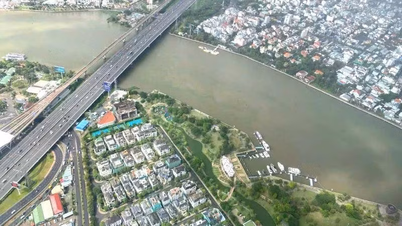 房地产价值只有在受益于地方经济增长的杠杆作用以及投资环境的改善时，才会真正受到积极影响。