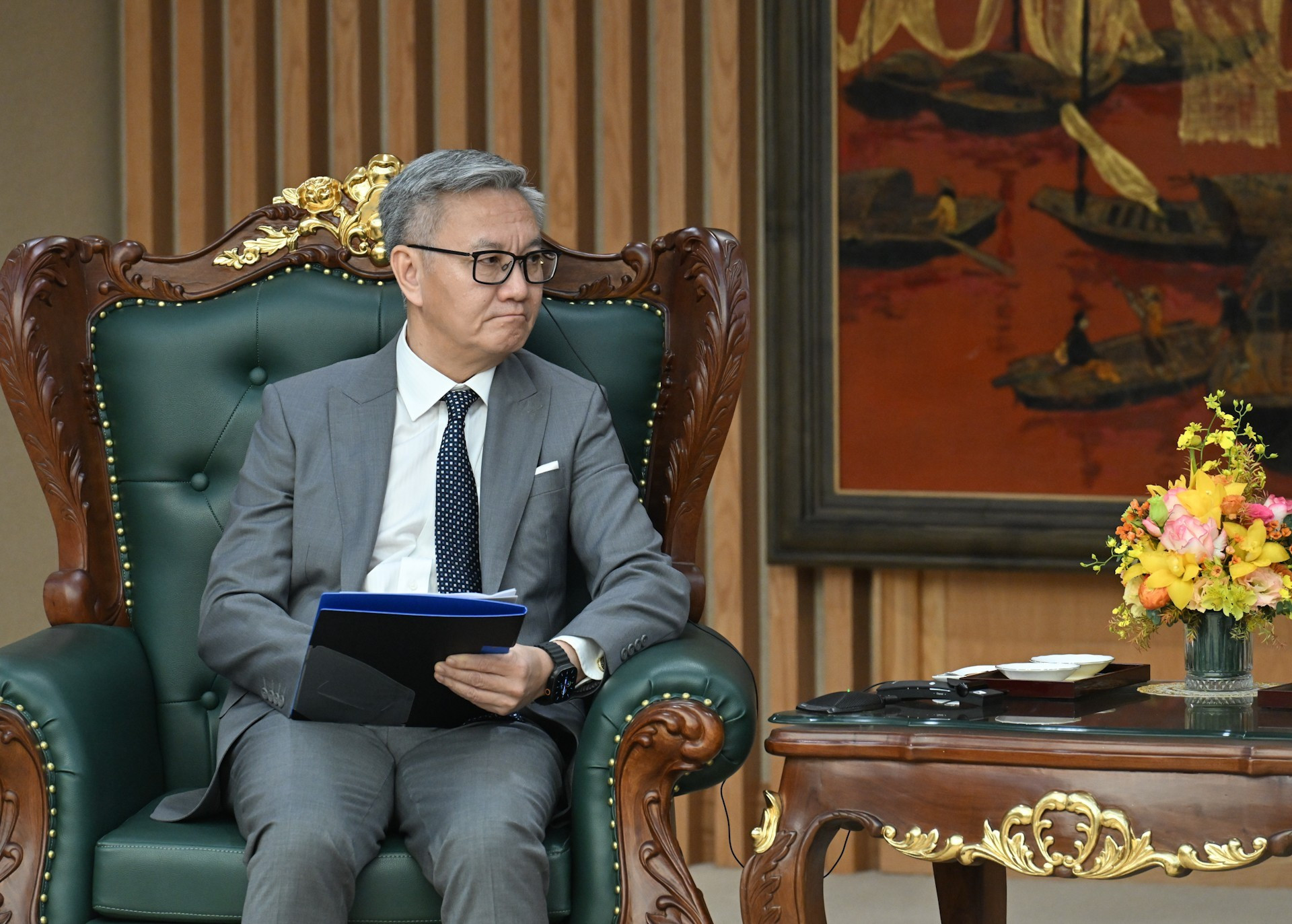 老挝外交部长通沙万·丰威汉在会上发表讲话。