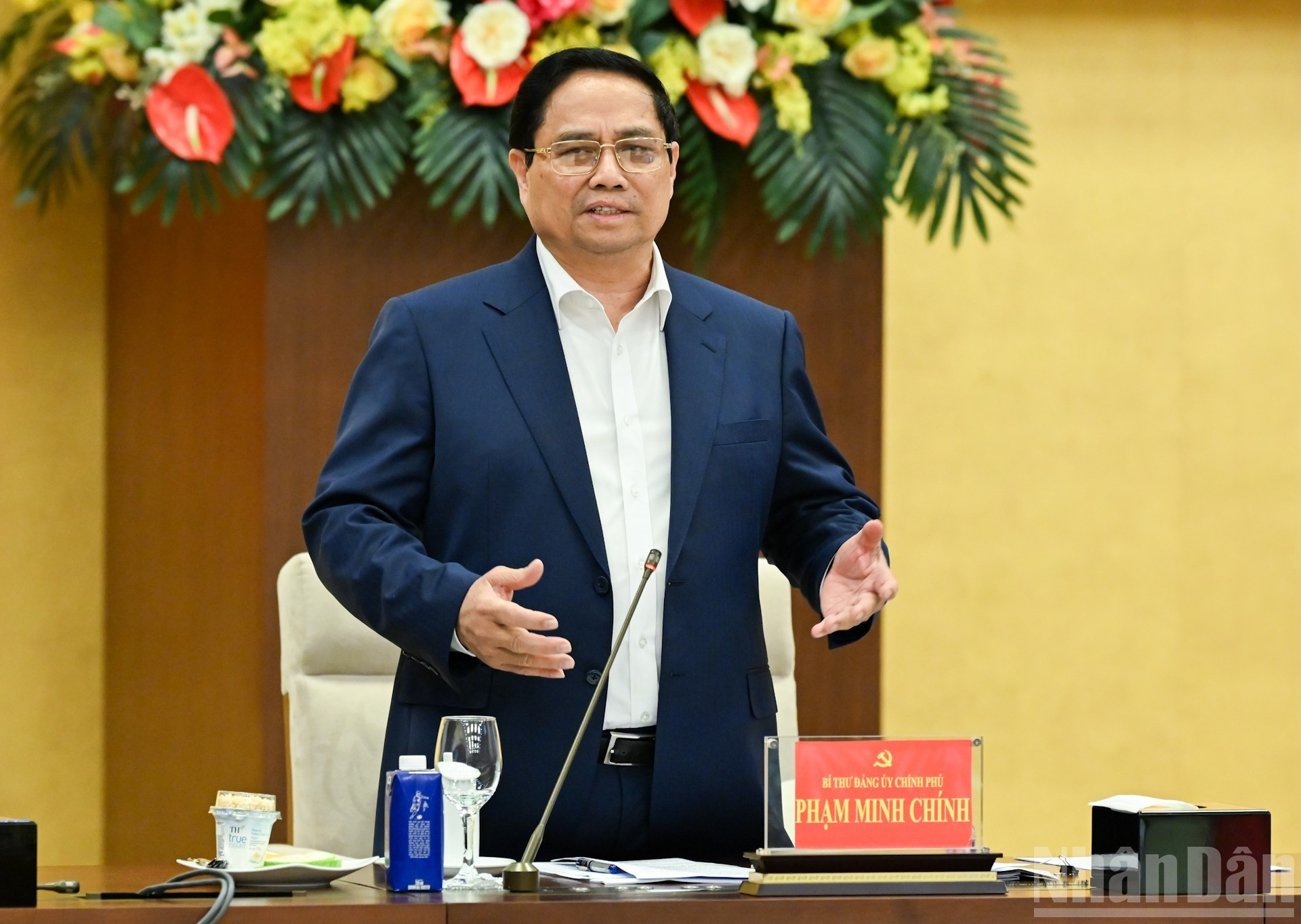 越南政府党委书记、政府总理范明正在会上致开幕词。 越南政府党委书记、政府总理范明正在会上致开幕词。