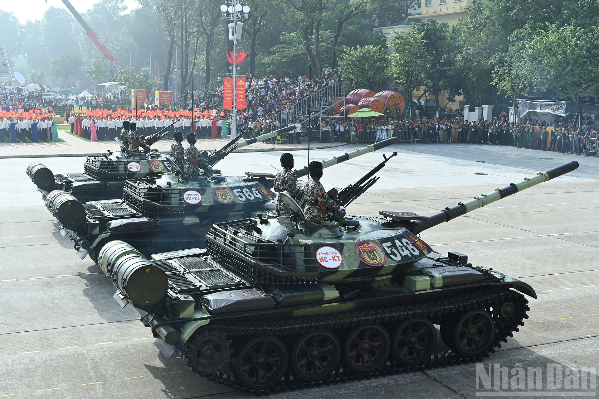 特别是T-54B经过改进和升级，能够满足现代作战的要求。