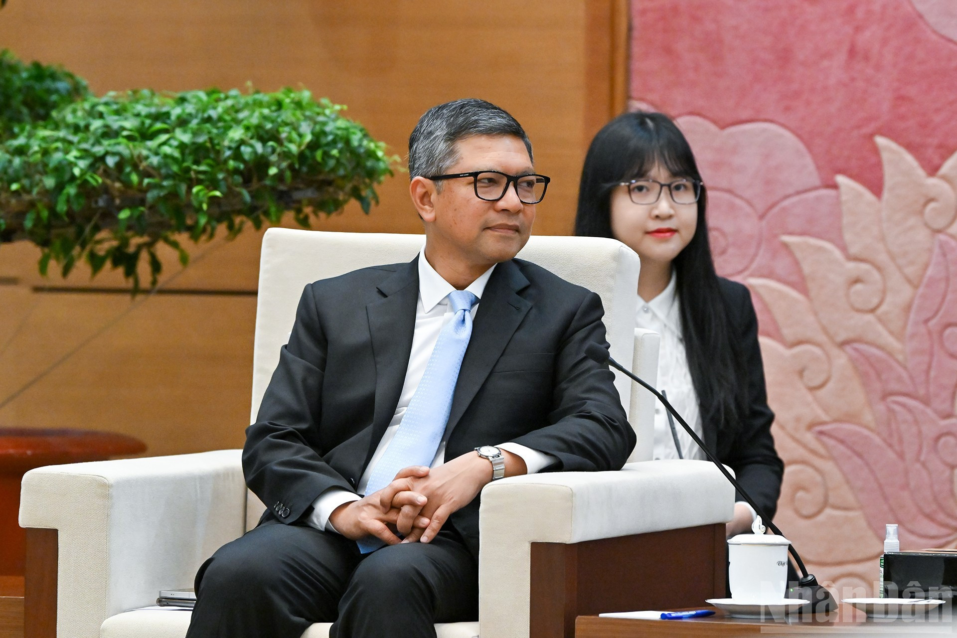 印尼驻越南大使丹尼·阿卜迪出席会见。 印尼驻越南大使丹尼·阿卜迪出席会见。