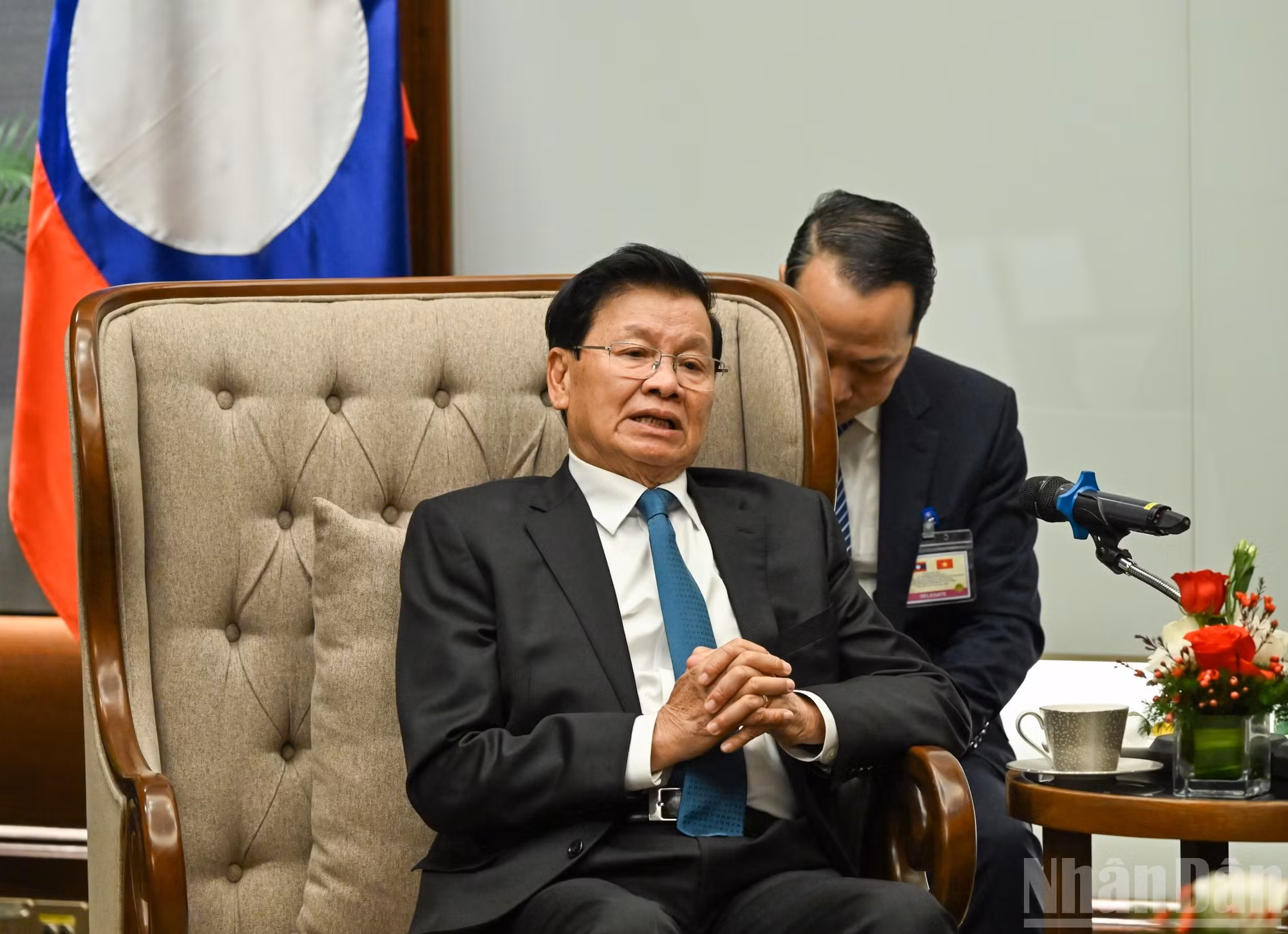 老挝人民革命党中央总书记、国家主席通伦·西苏里在仪式上发表讲话。