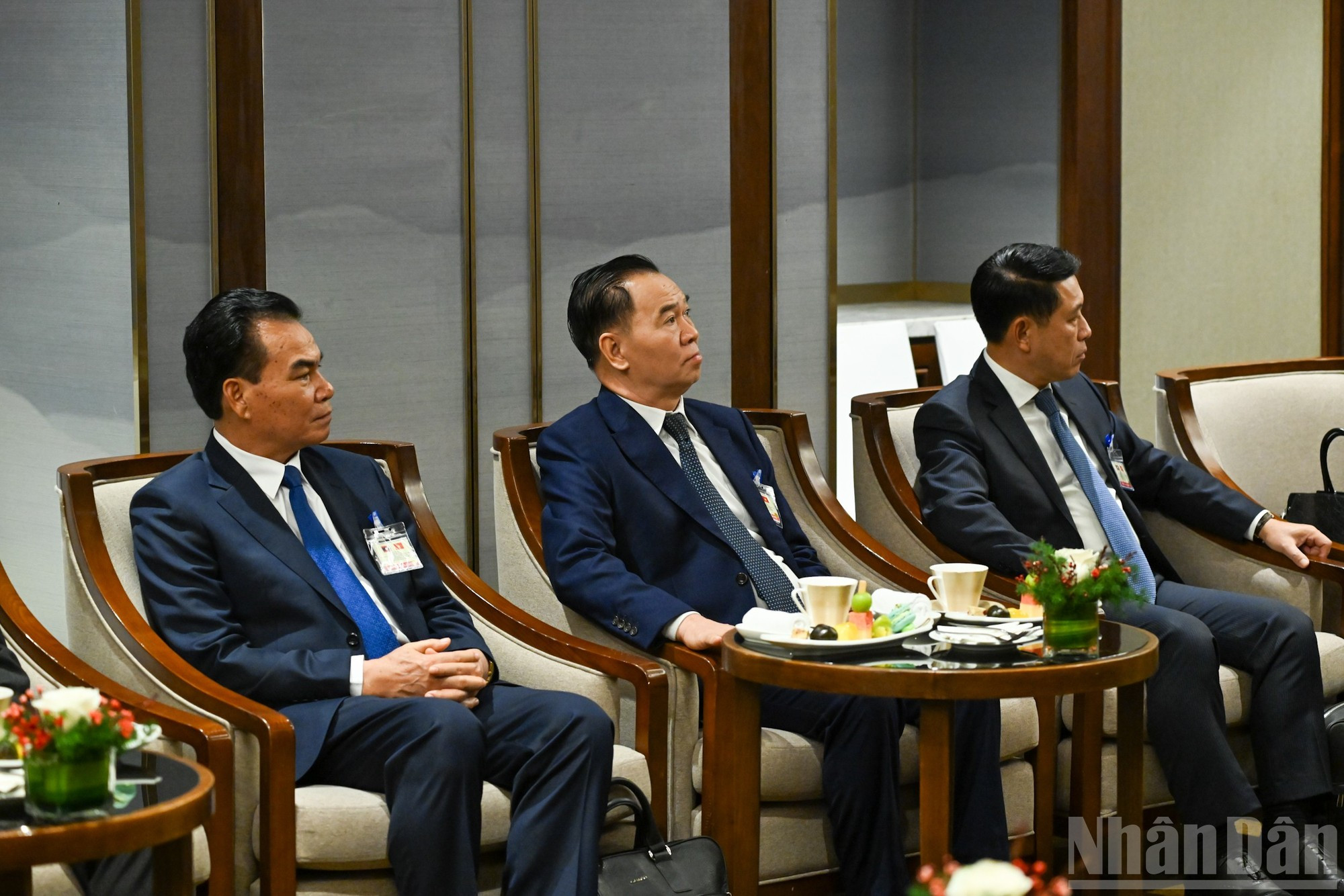 老挝代表出席仪式。