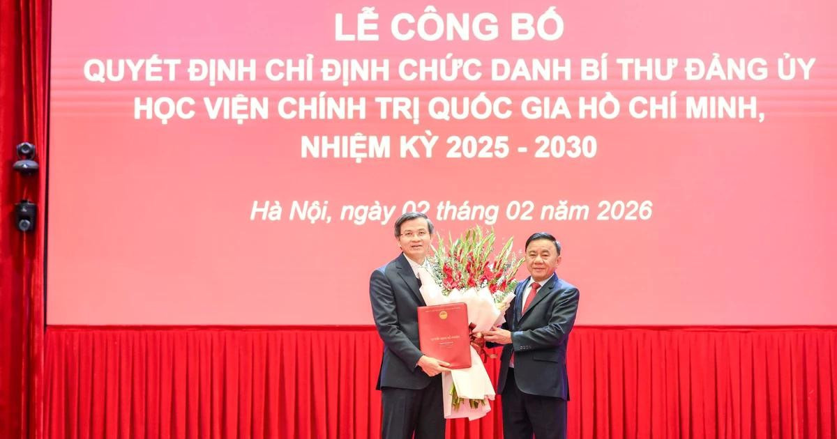 越共中央书记处常务书记陈锦秀授予任命胡志明国家政治学院党委书记的决定【组图】