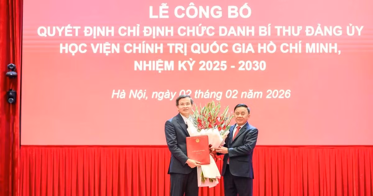 越共中央书记处常务书记陈锦秀授予任命胡志明国家政治学院党委书记的决定【组图】