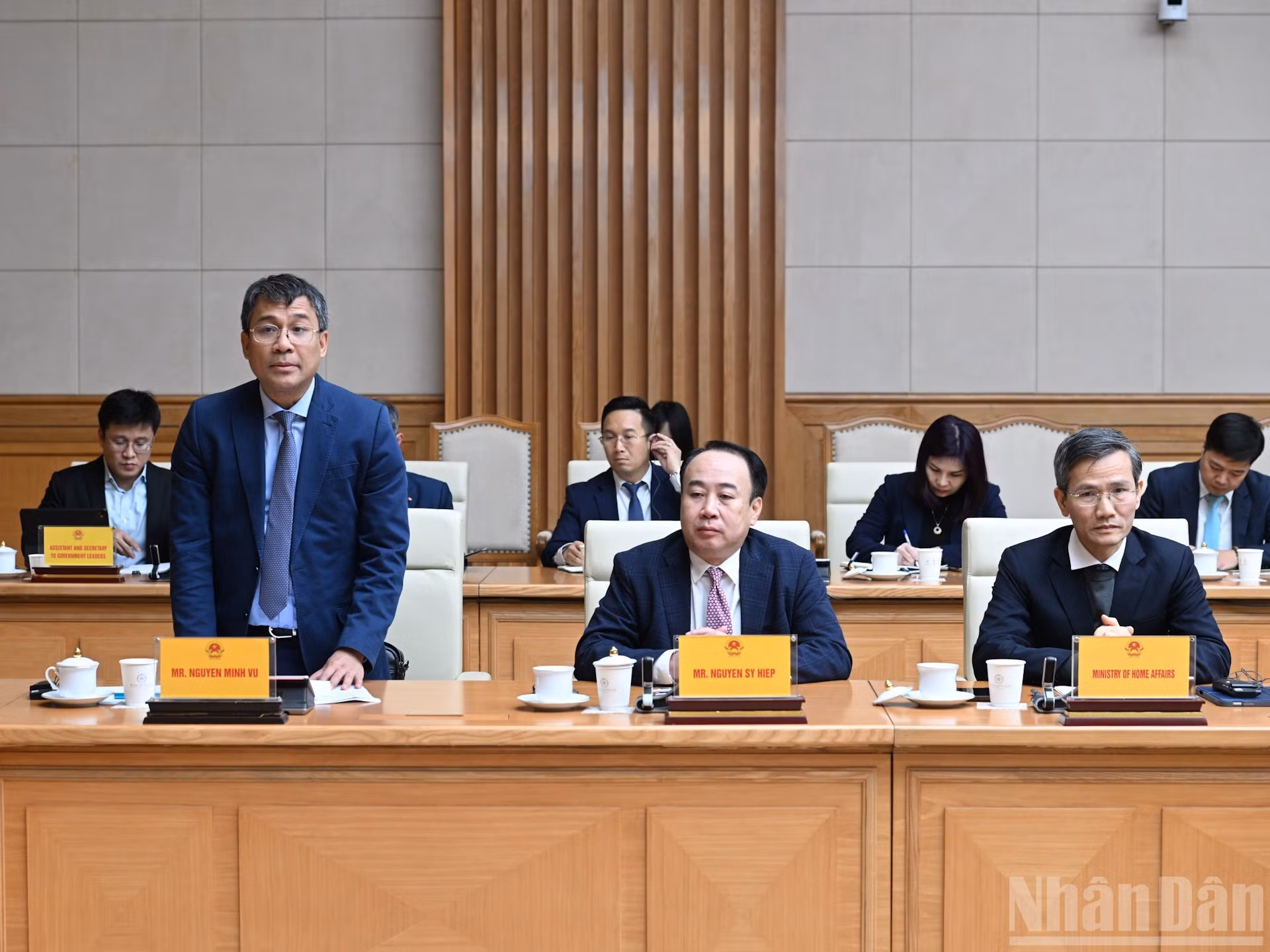 越南外交部常务副部长阮明宇在会上发表讲话。