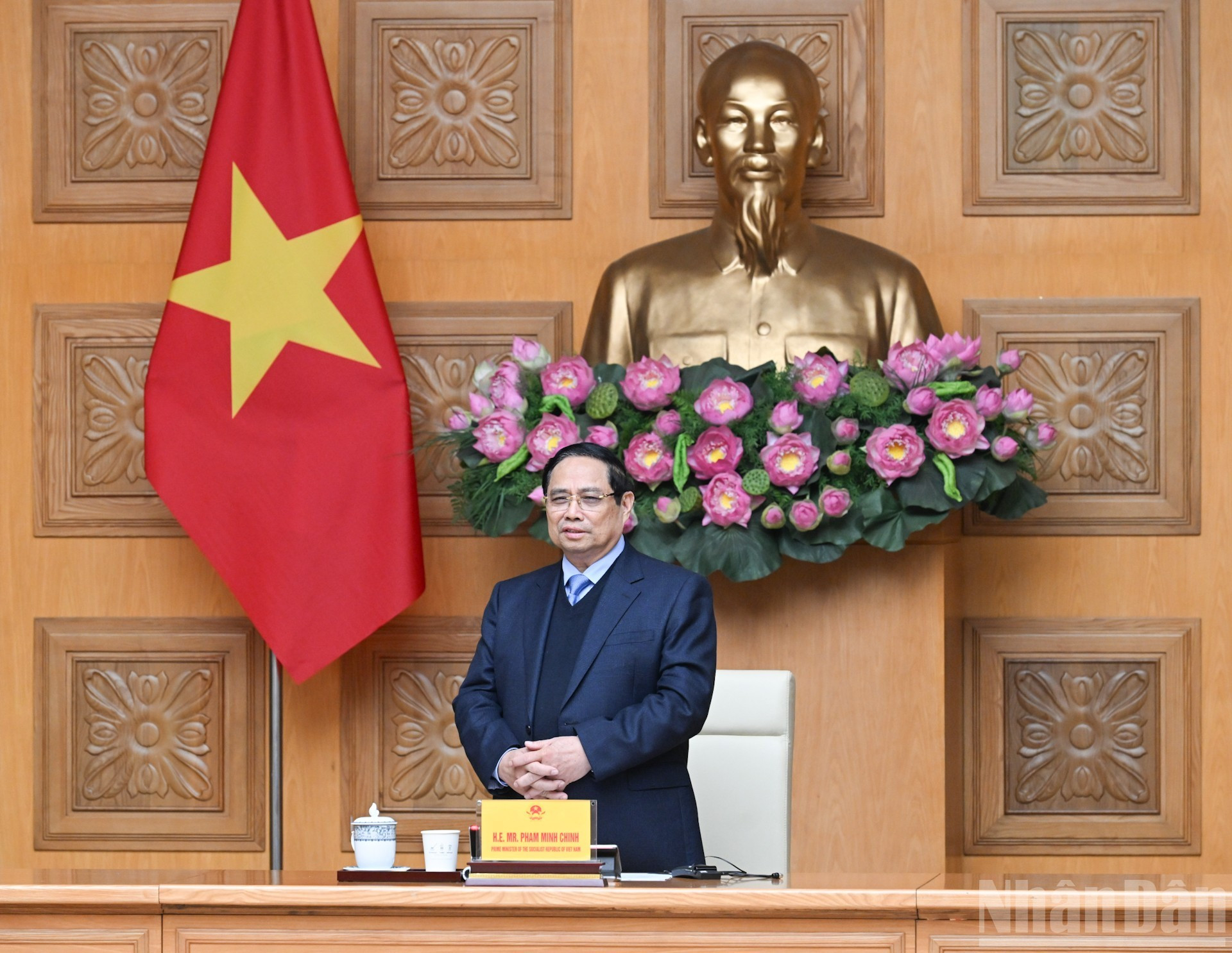 范明正总理在会上发表讲话。