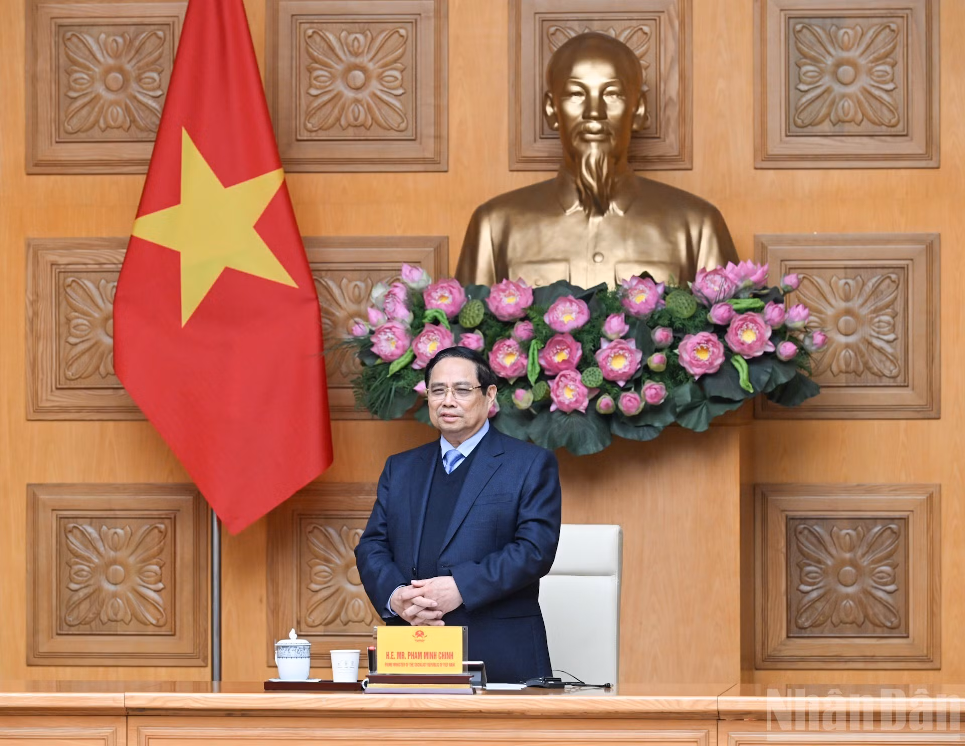 范明正总理在会上发表讲话。