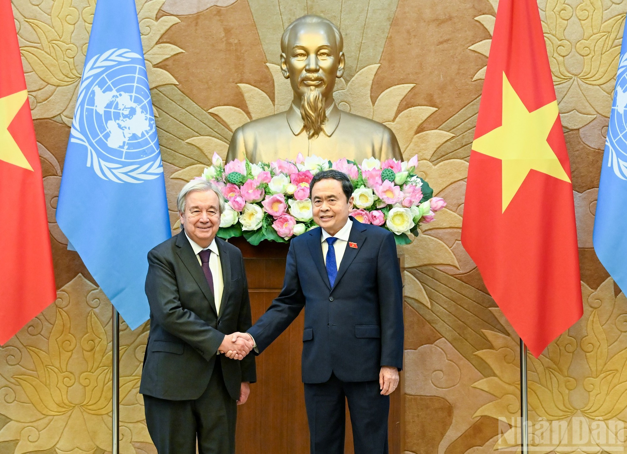 国会主席陈青敏与联合国秘书长安东尼奥·古特雷斯。 国会主席陈青敏与联合国秘书长安东尼奥·古特雷斯。